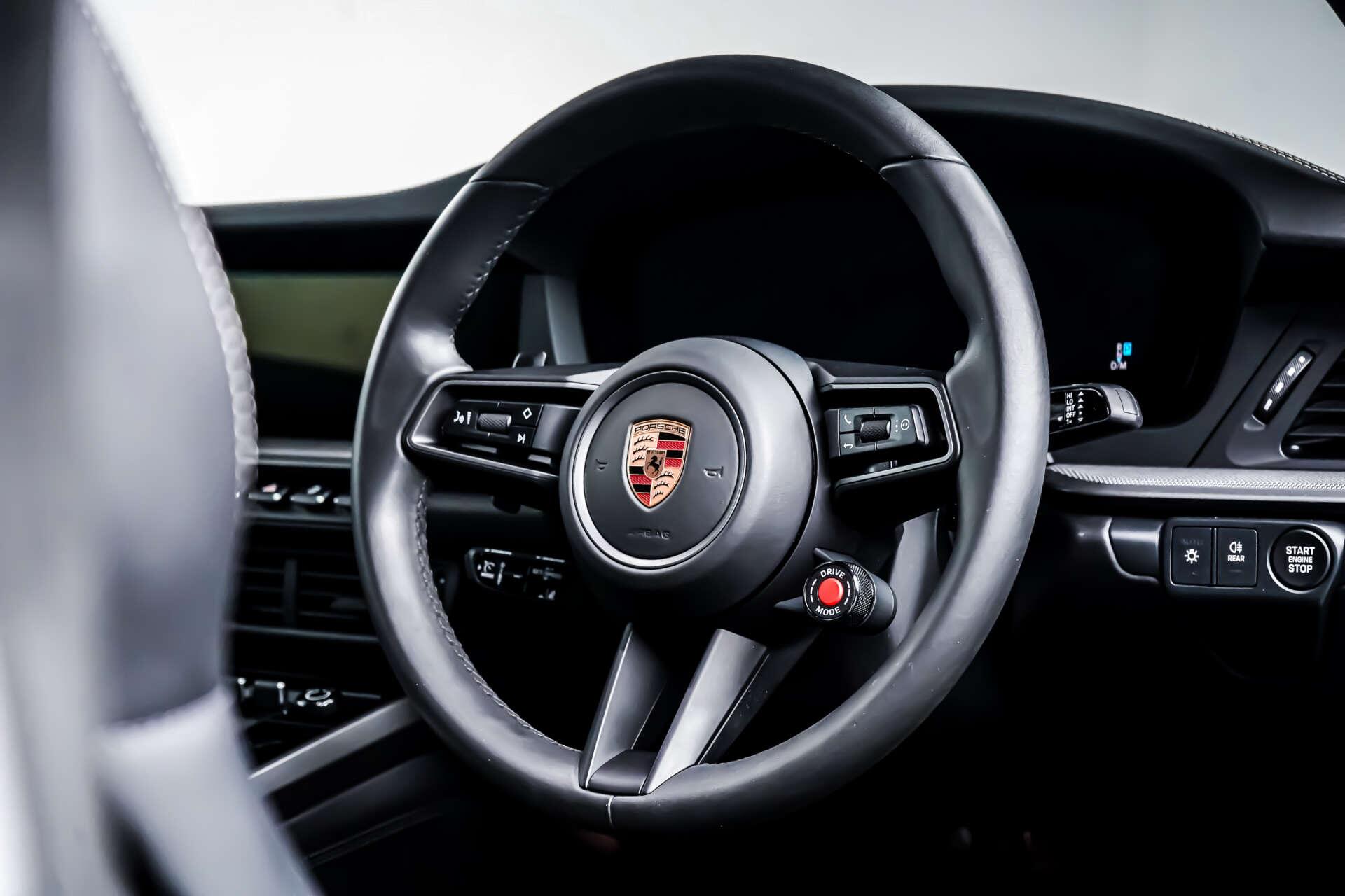 Porsche 911 view 19