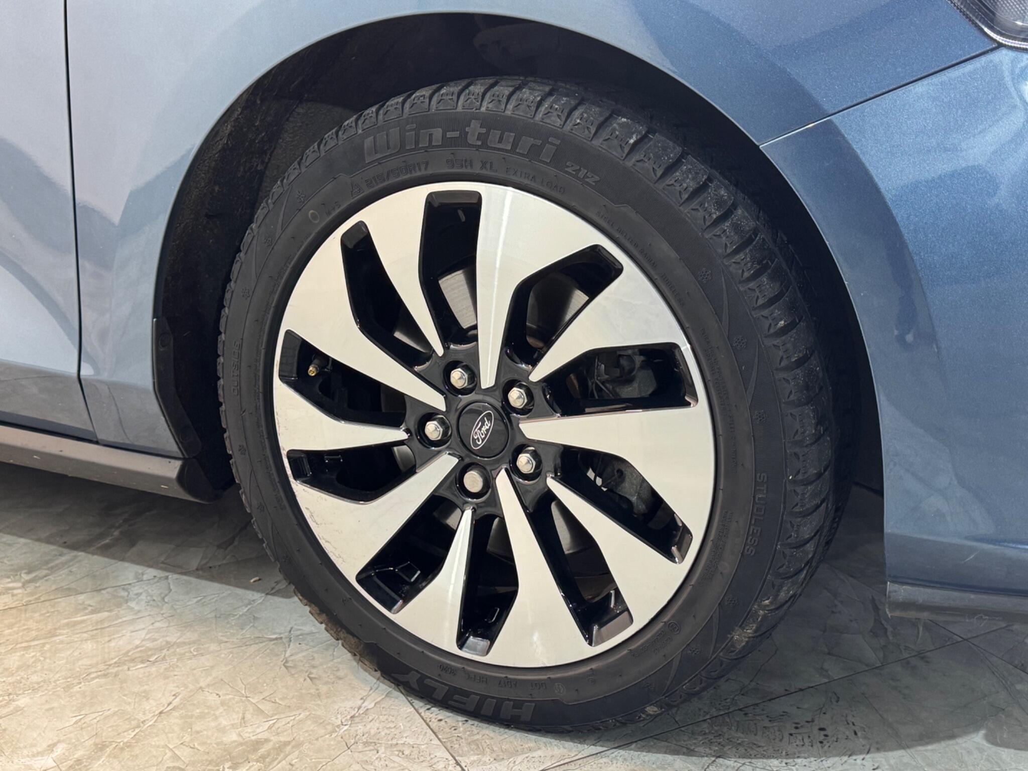 Ford Focus view 47