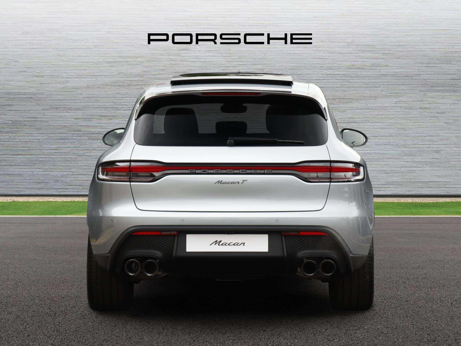 Porsche Macan view 4