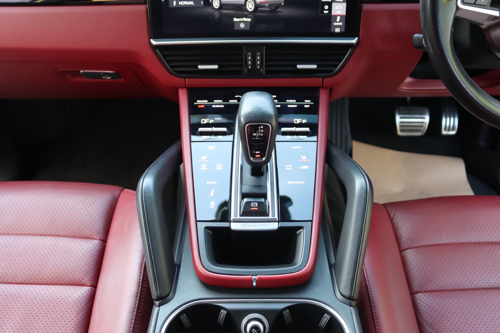 Porsche Cayenne view 52