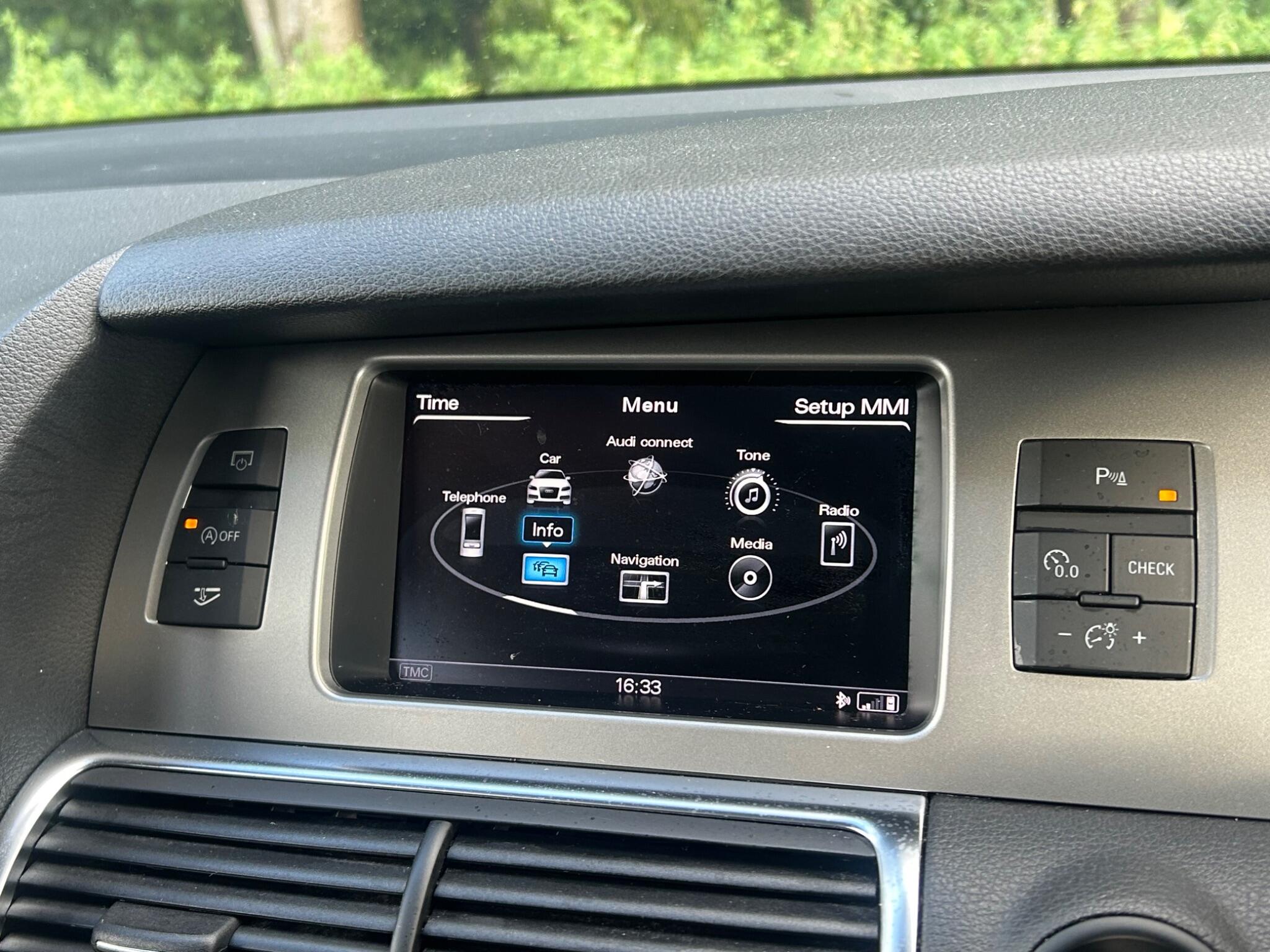 Audi Q7 view 48