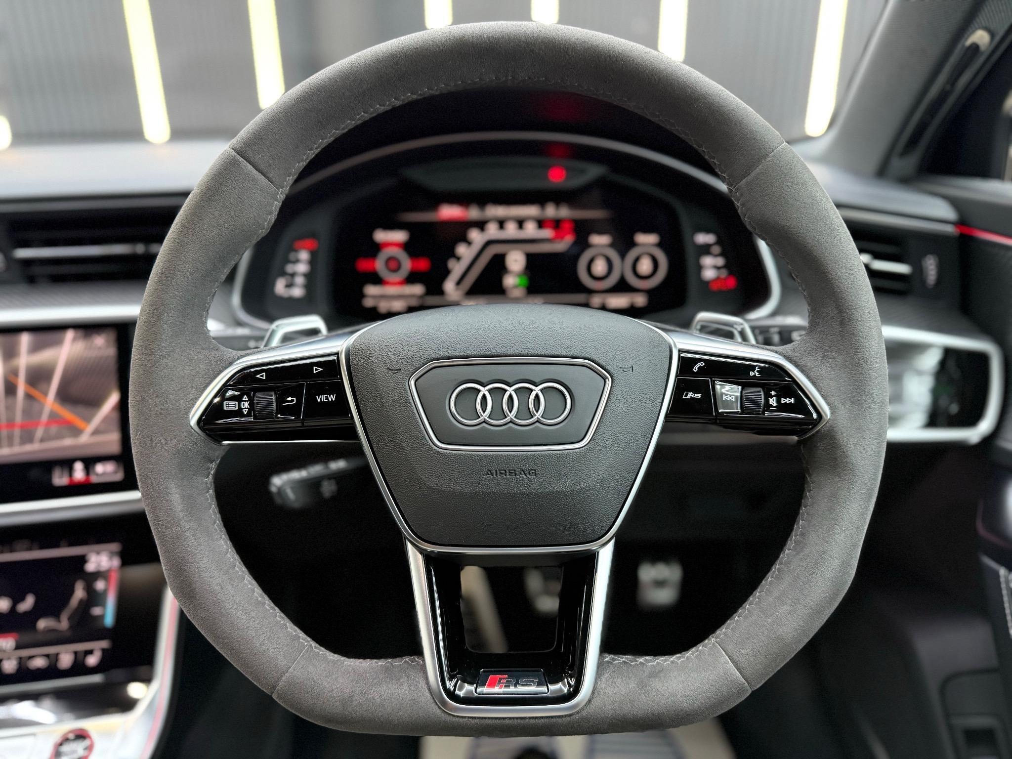 Audi RS6 Avant view 12