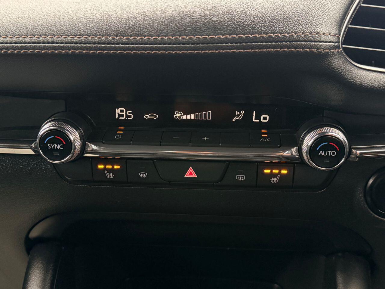 Mazda Mazda3 view 40