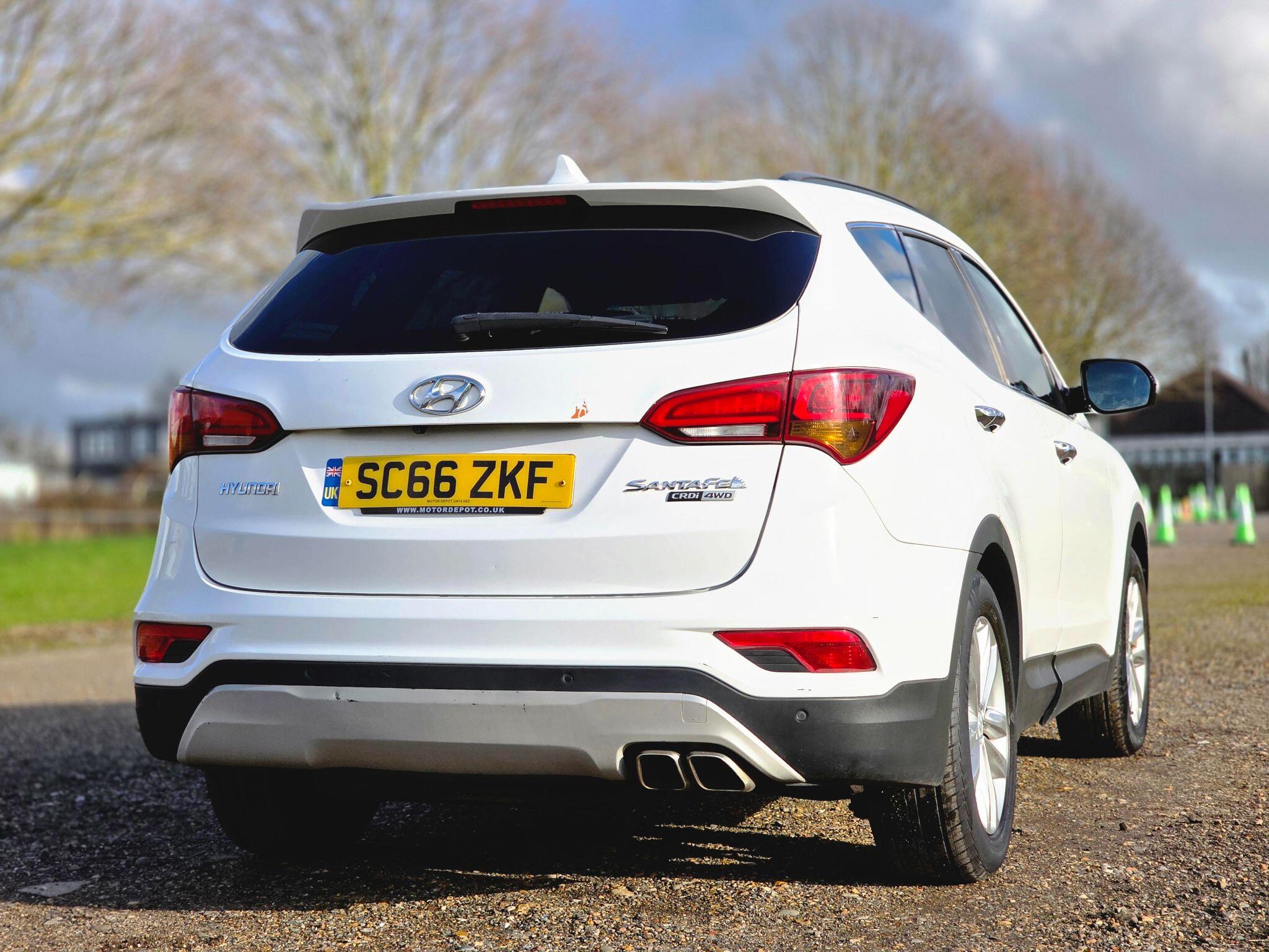 Hyundai Santa Fe view 18