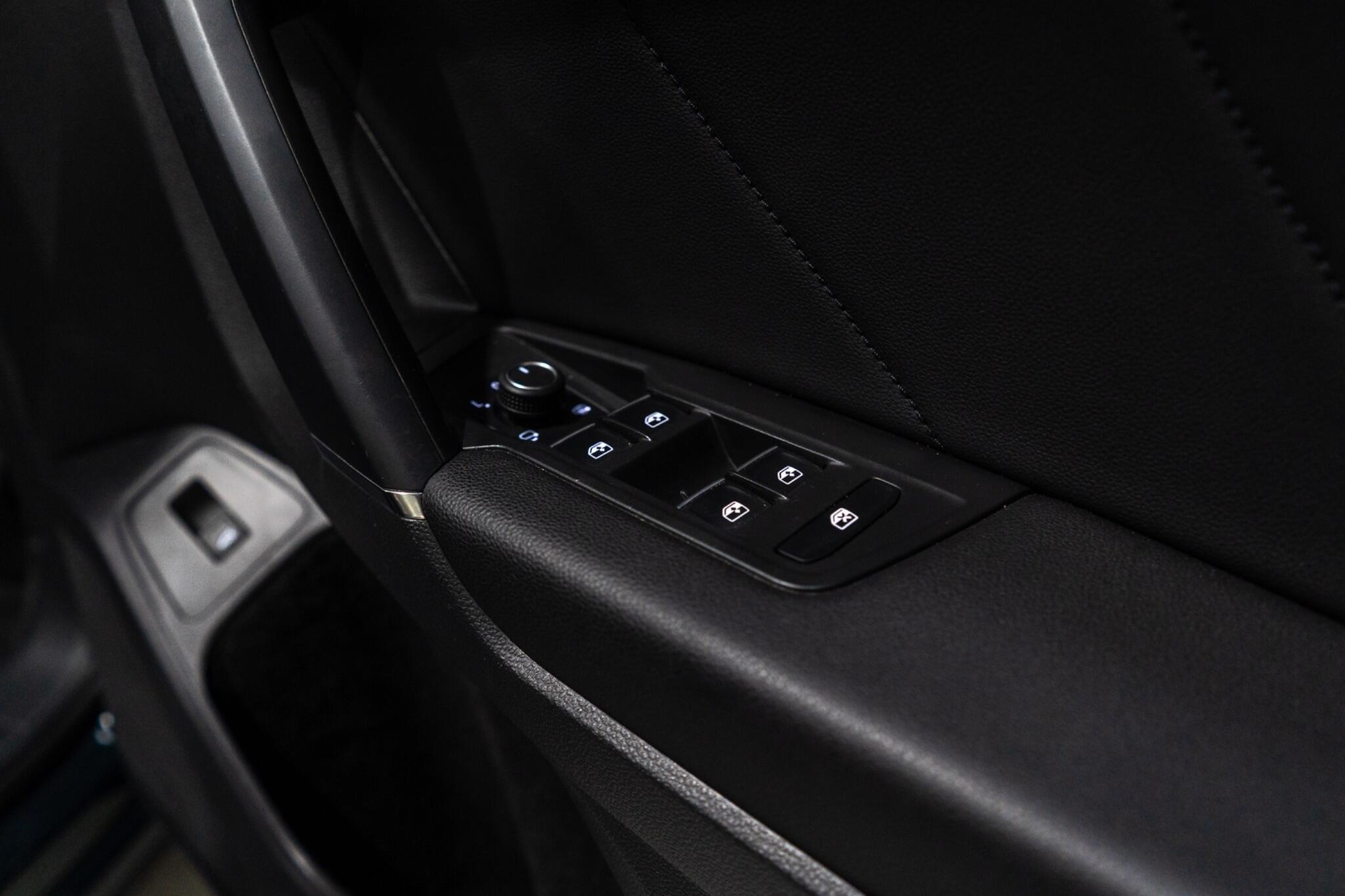 Volkswagen Tiguan Allspace view 25