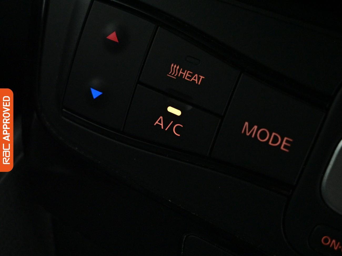 Nissan Leaf view 19