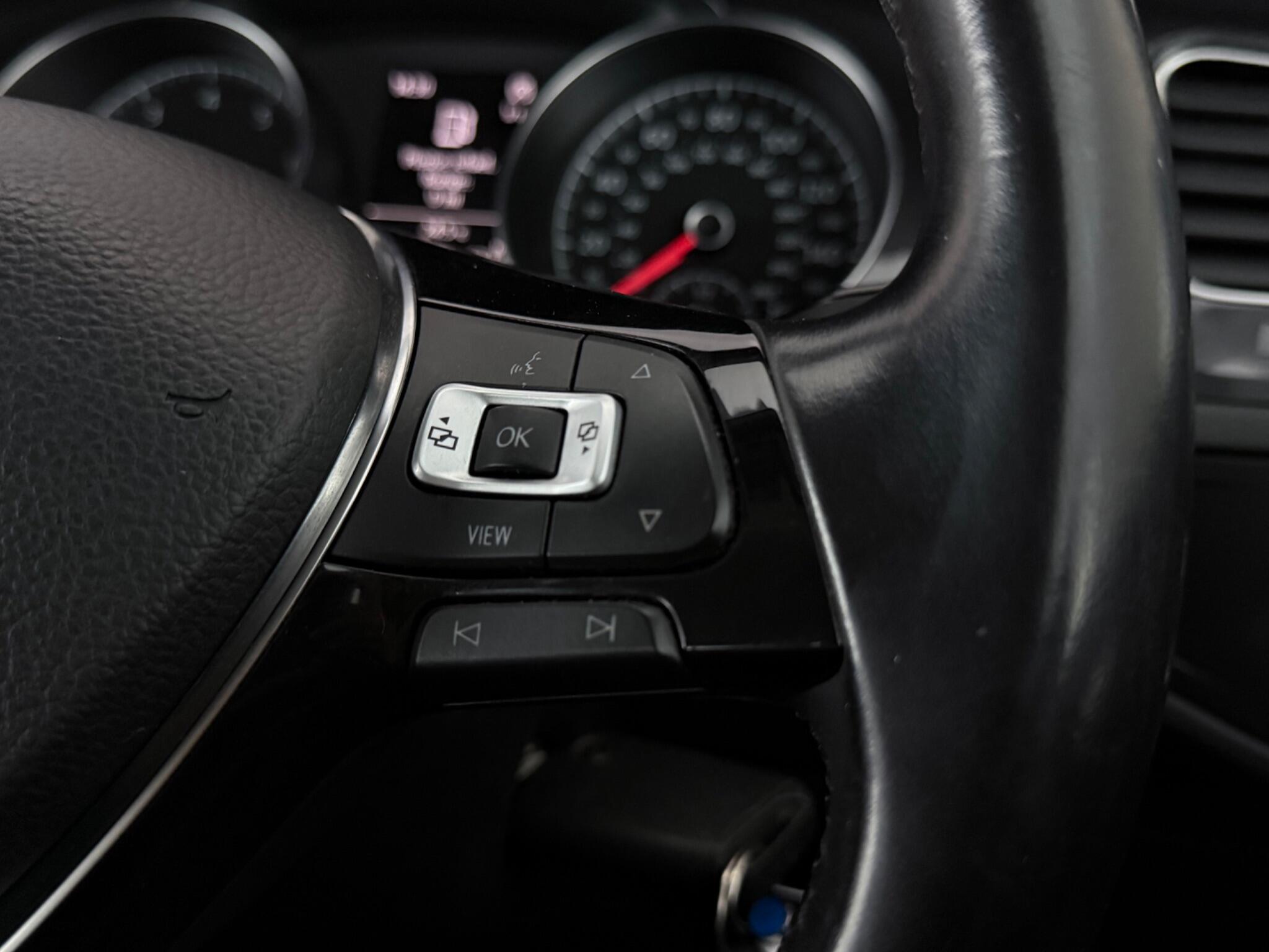 Volkswagen Golf view 16