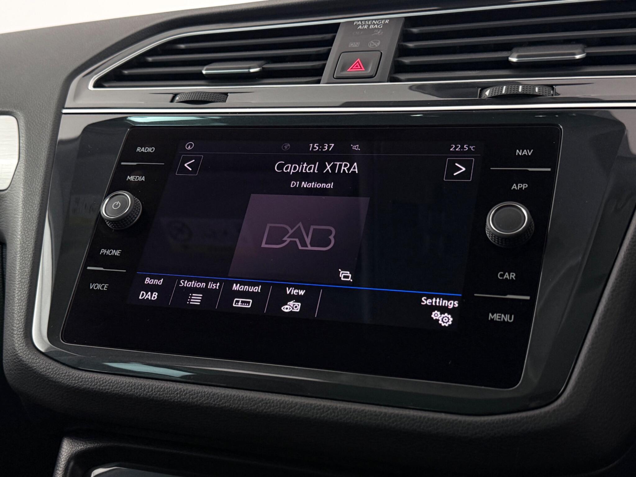 Volkswagen Tiguan view 23