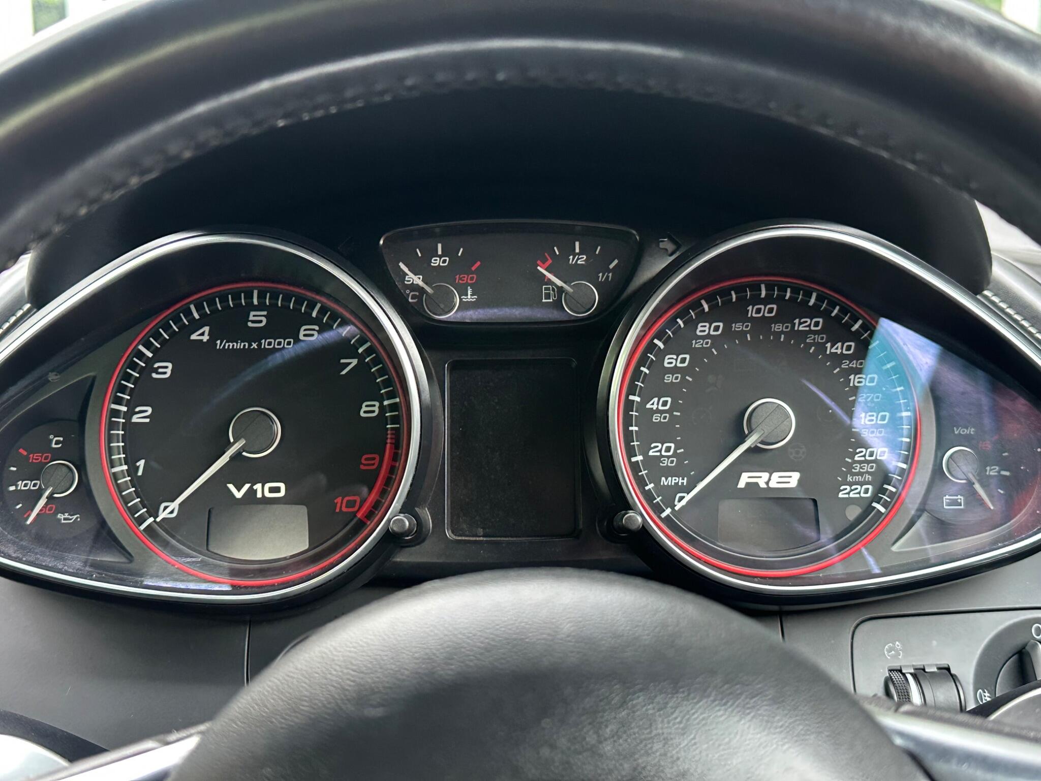 Audi R8 view 18