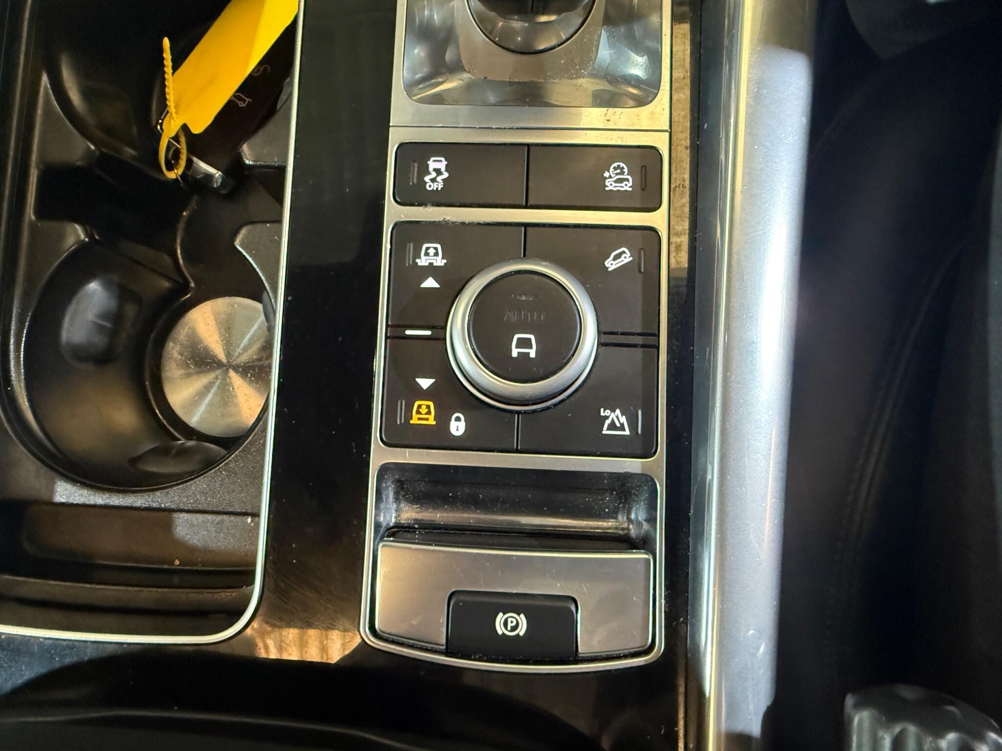 Land Rover Range Rover Sport view 32