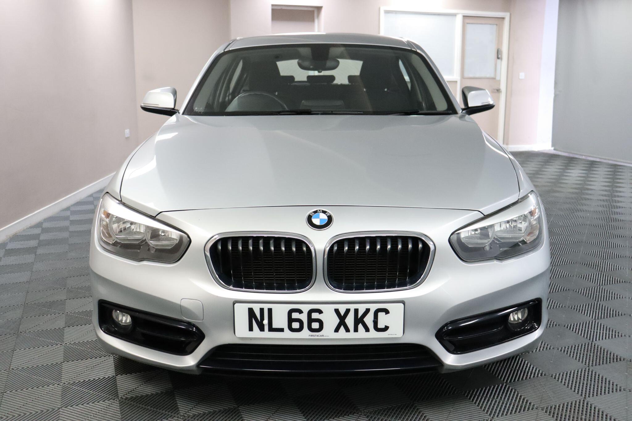 BMW 1 Series view 2