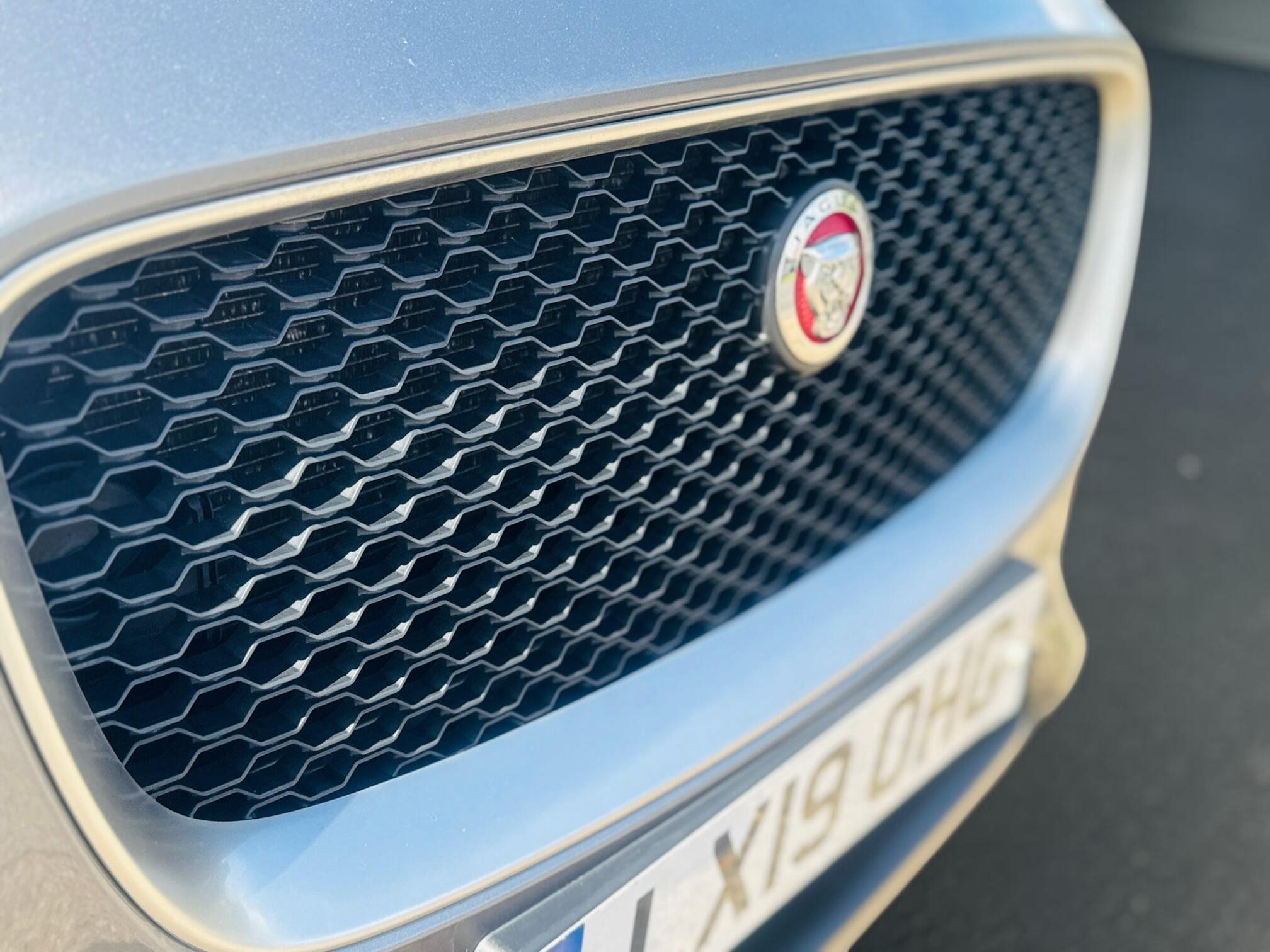 Jaguar F-Pace view 40