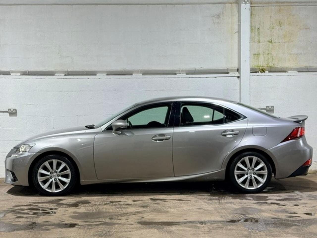 Lexus IS view 41