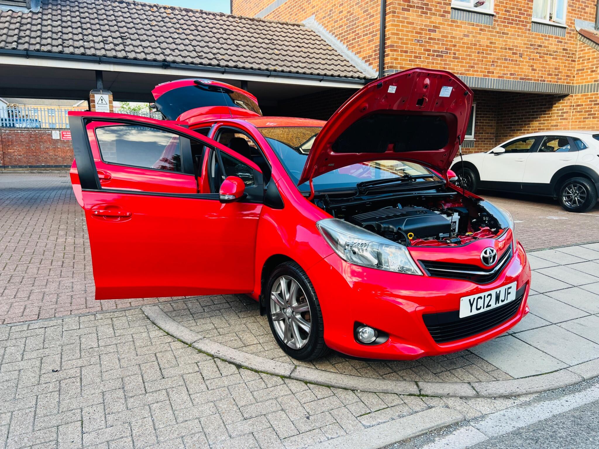 Toyota Yaris view 9