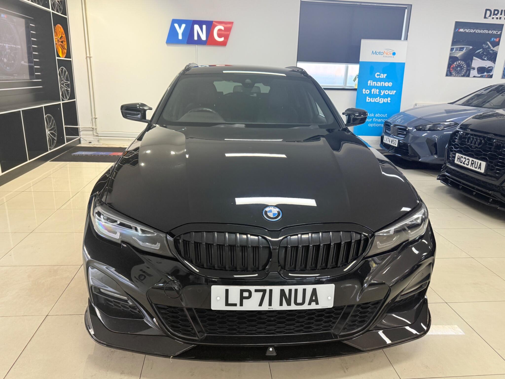 BMW 3 Series view 26