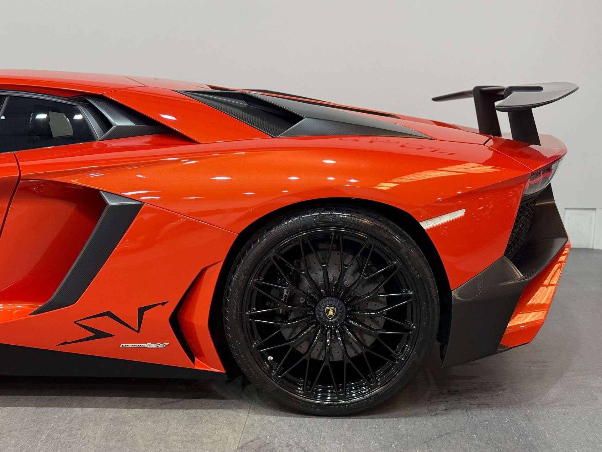 Lamborghini Aventador view 40