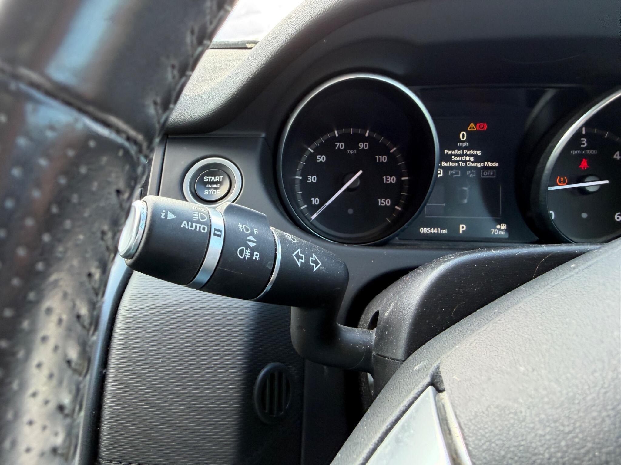 Land Rover Discovery Sport view 24