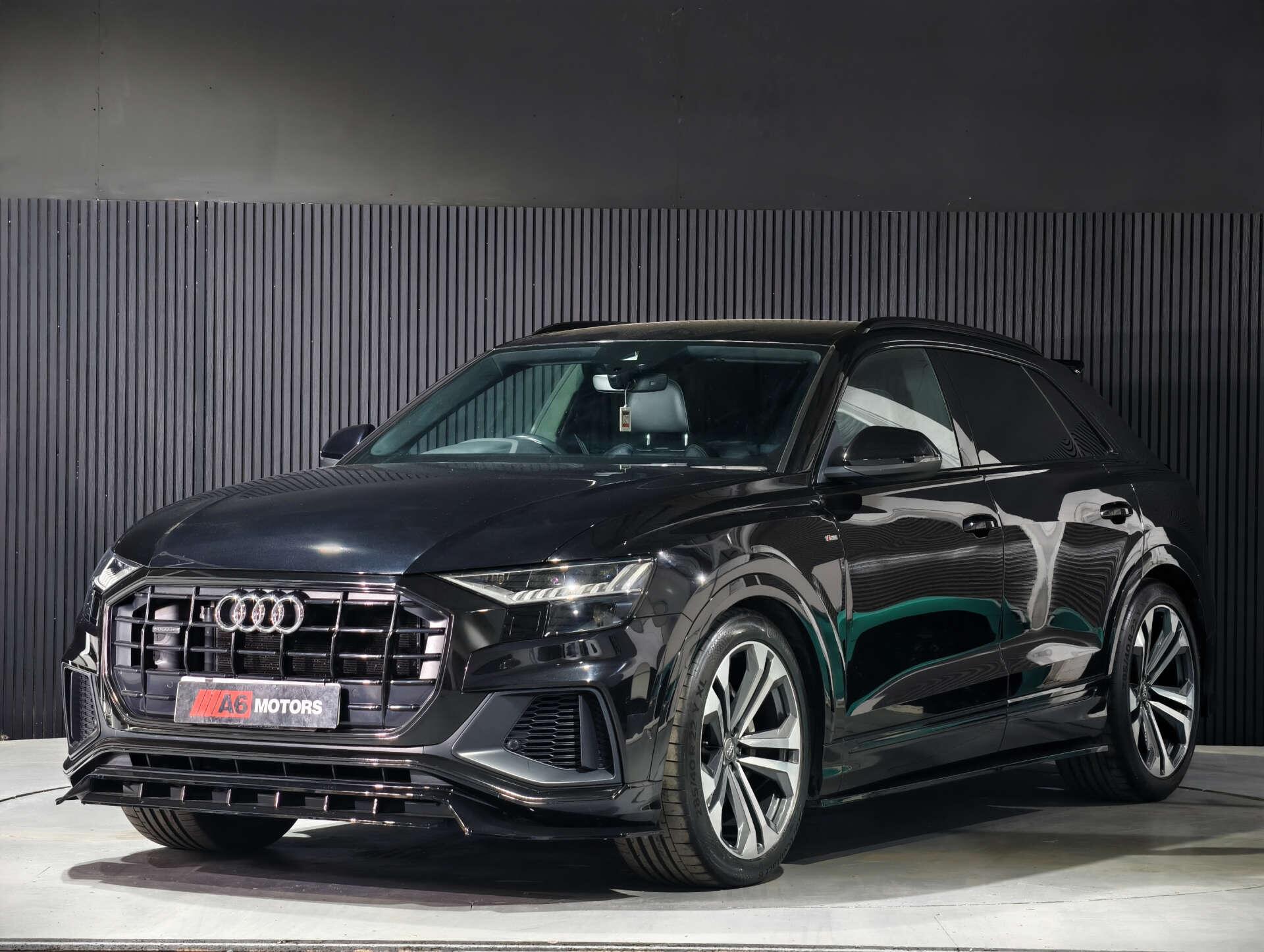 Audi Q8 view 3
