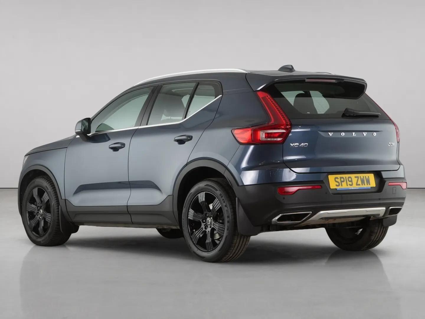 Volvo XC40 view 8