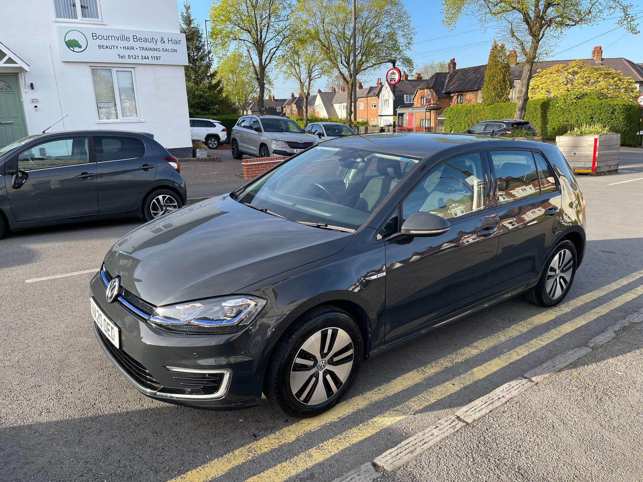 Volkswagen E-Golf view 22