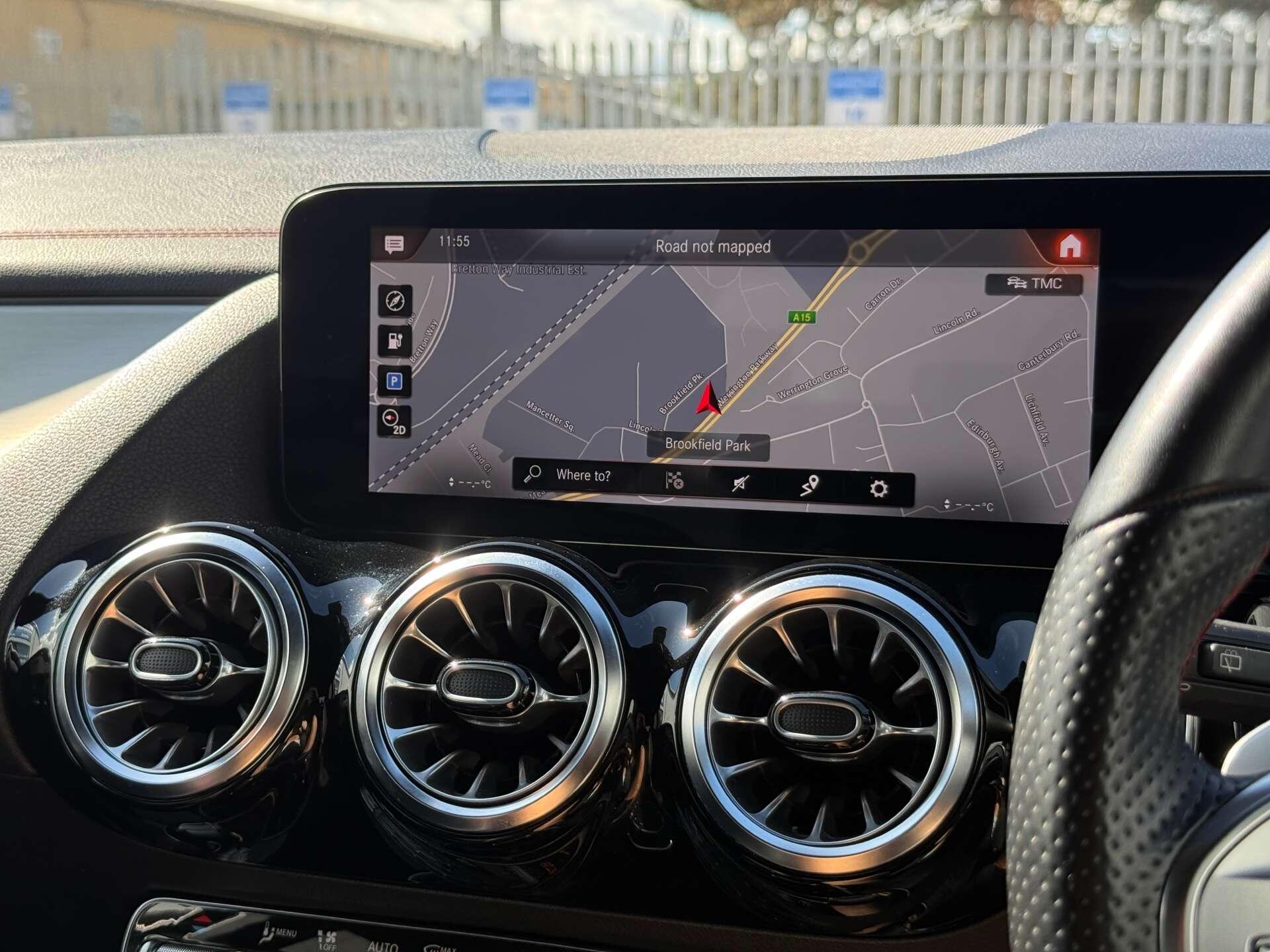 Mercedes-Benz EQA view 13