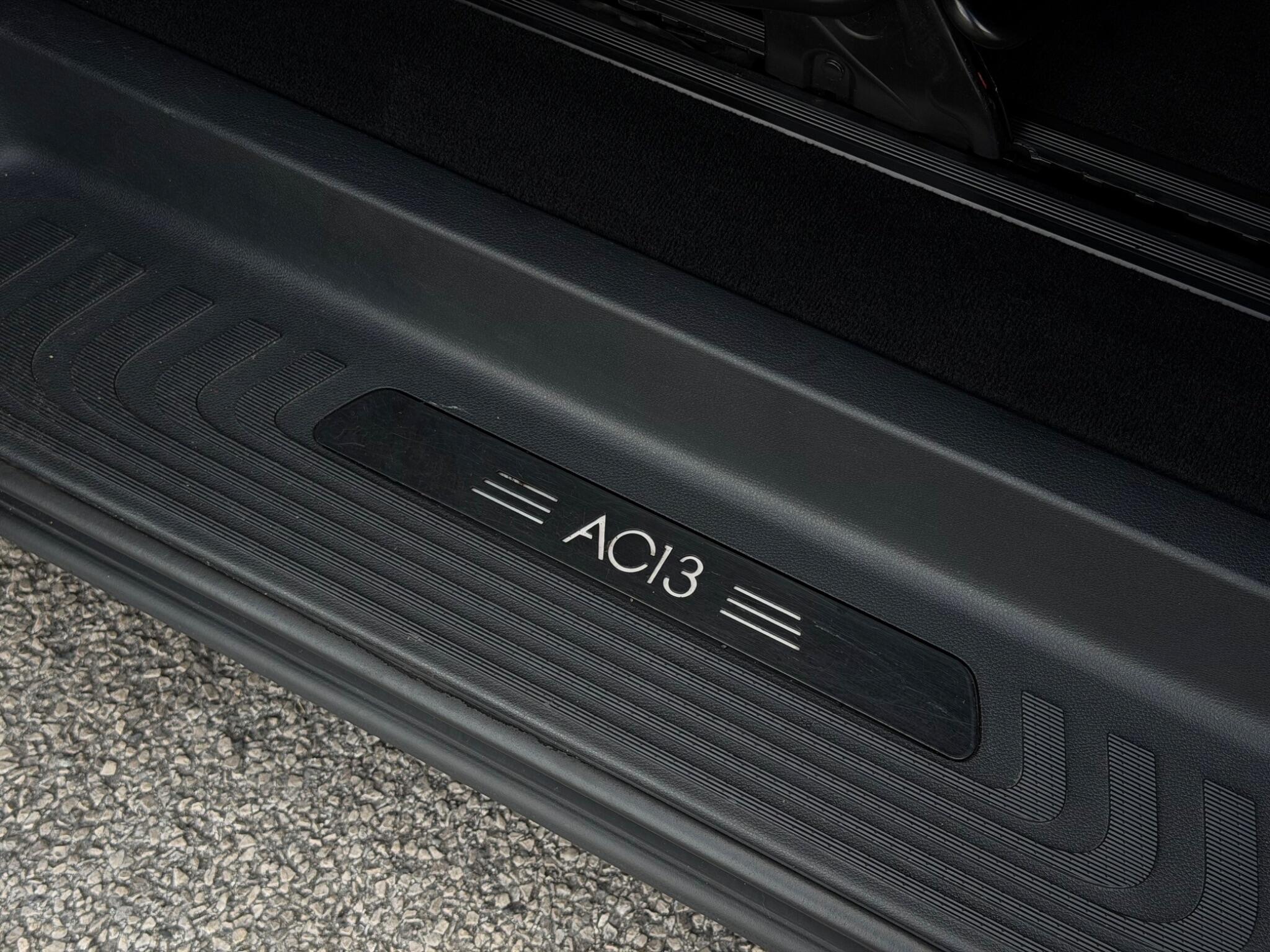 Mercedes-Benz V Class view 18