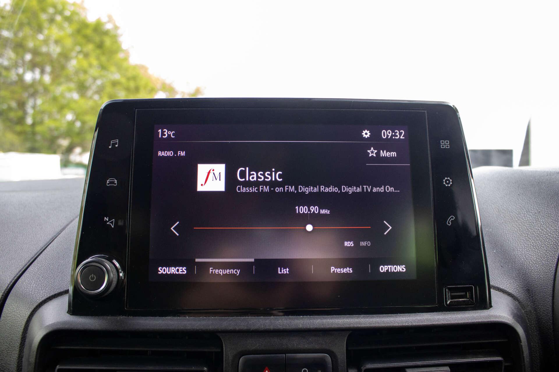 Vauxhall Combo Life view 21
