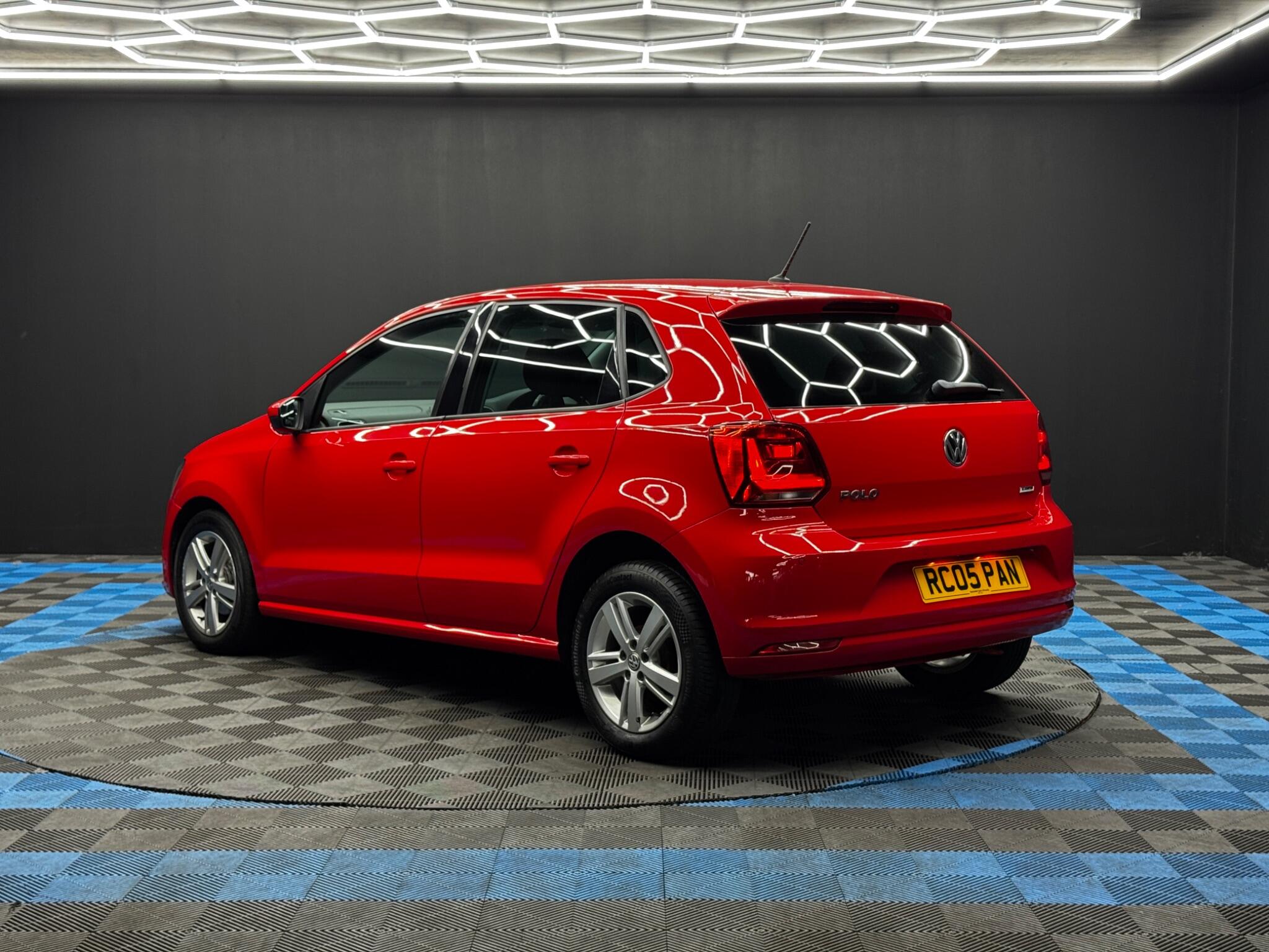 Volkswagen Polo view 7