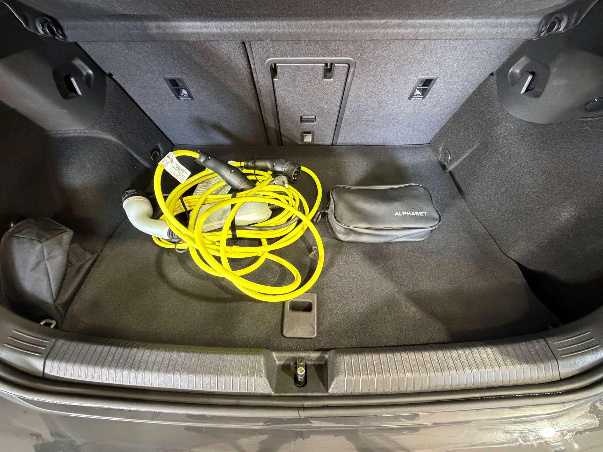 Volkswagen Golf view 11