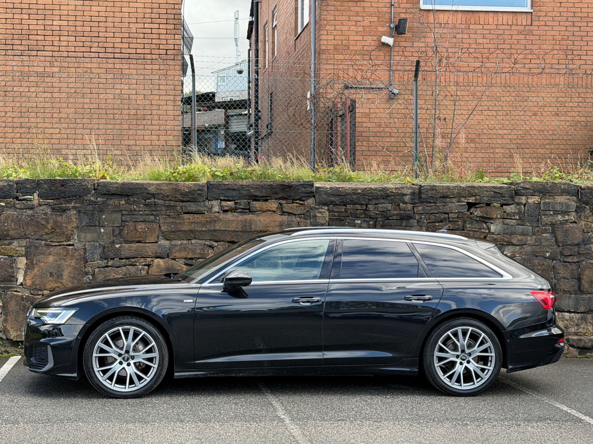 Audi A6 view 4