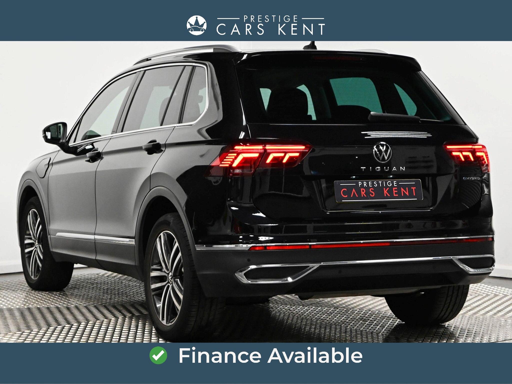 Volkswagen Tiguan view 3