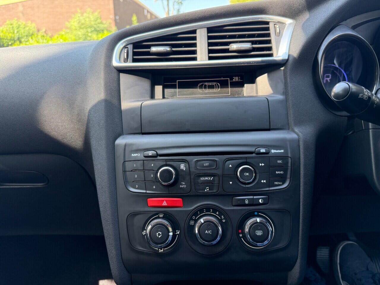 Citroen C4 view 17