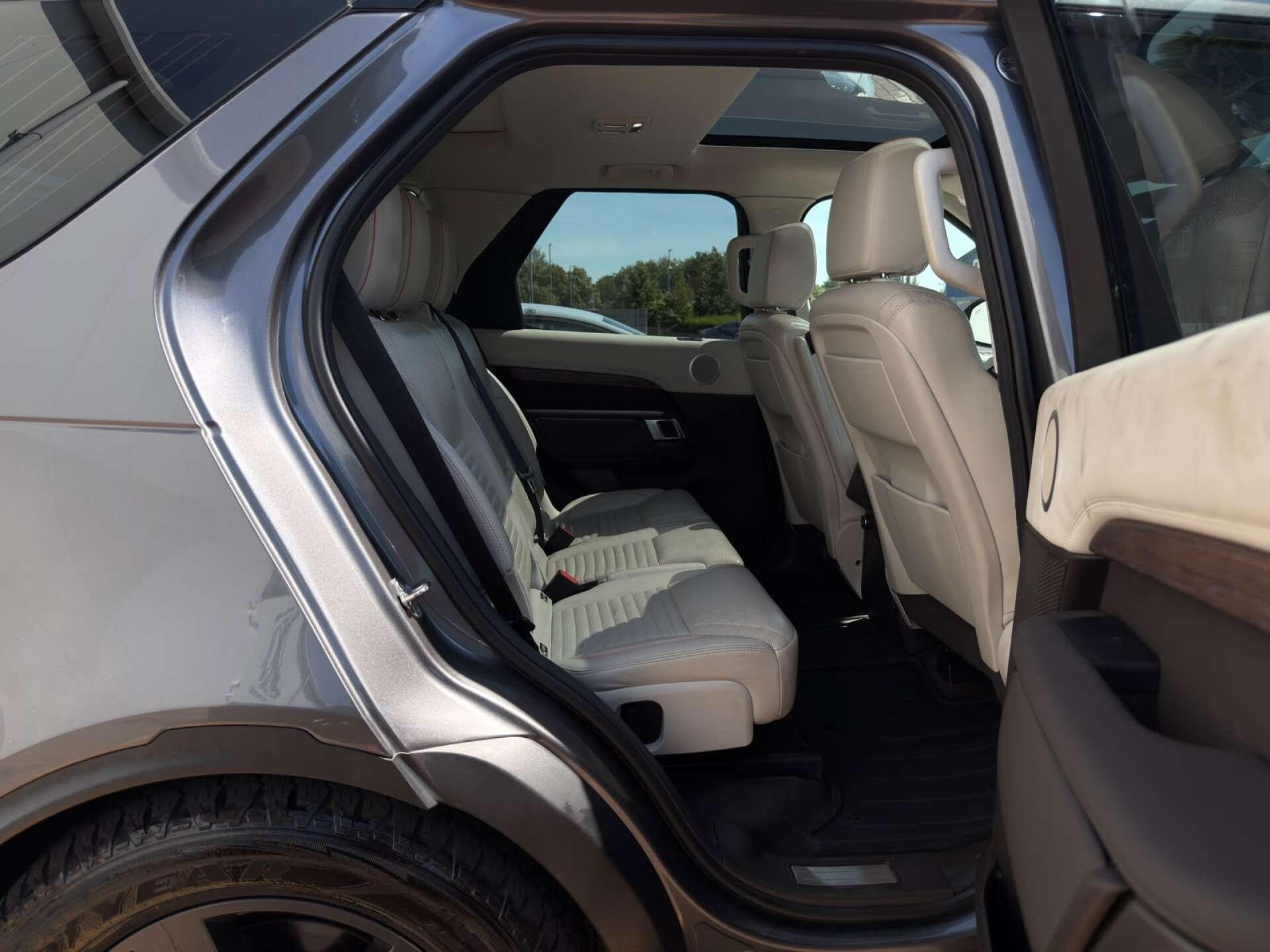 Land Rover Discovery 3 view 27
