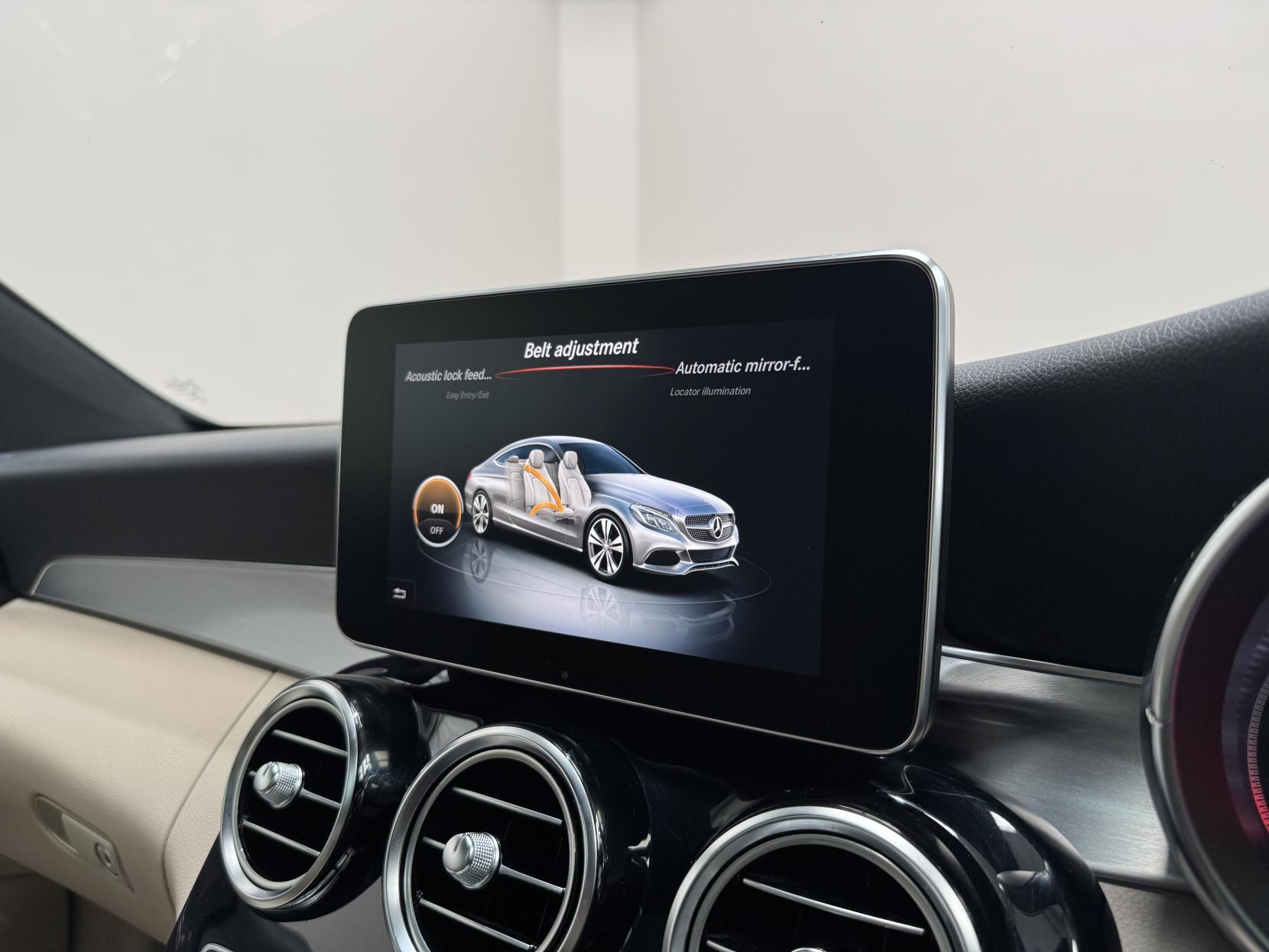 Mercedes-Benz C Class view 32