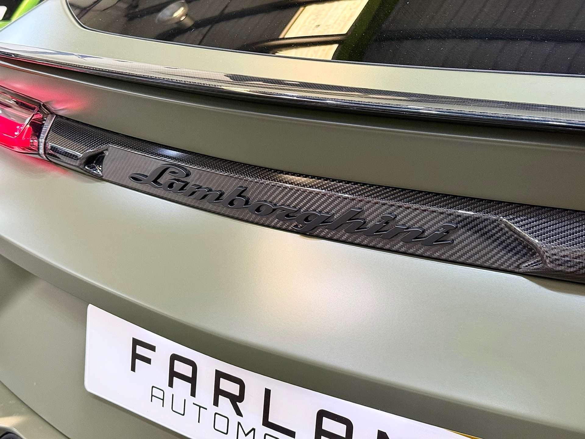 Lamborghini Urus view 85