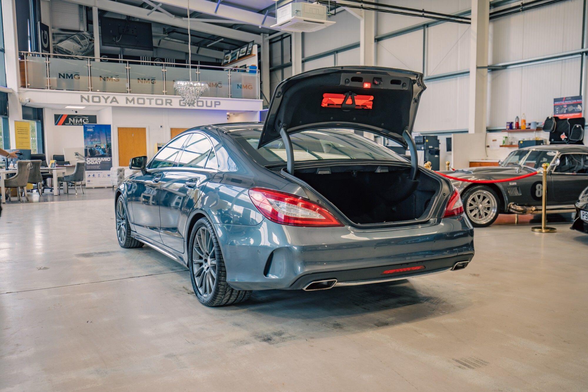 Mercedes-Benz CLS view 32