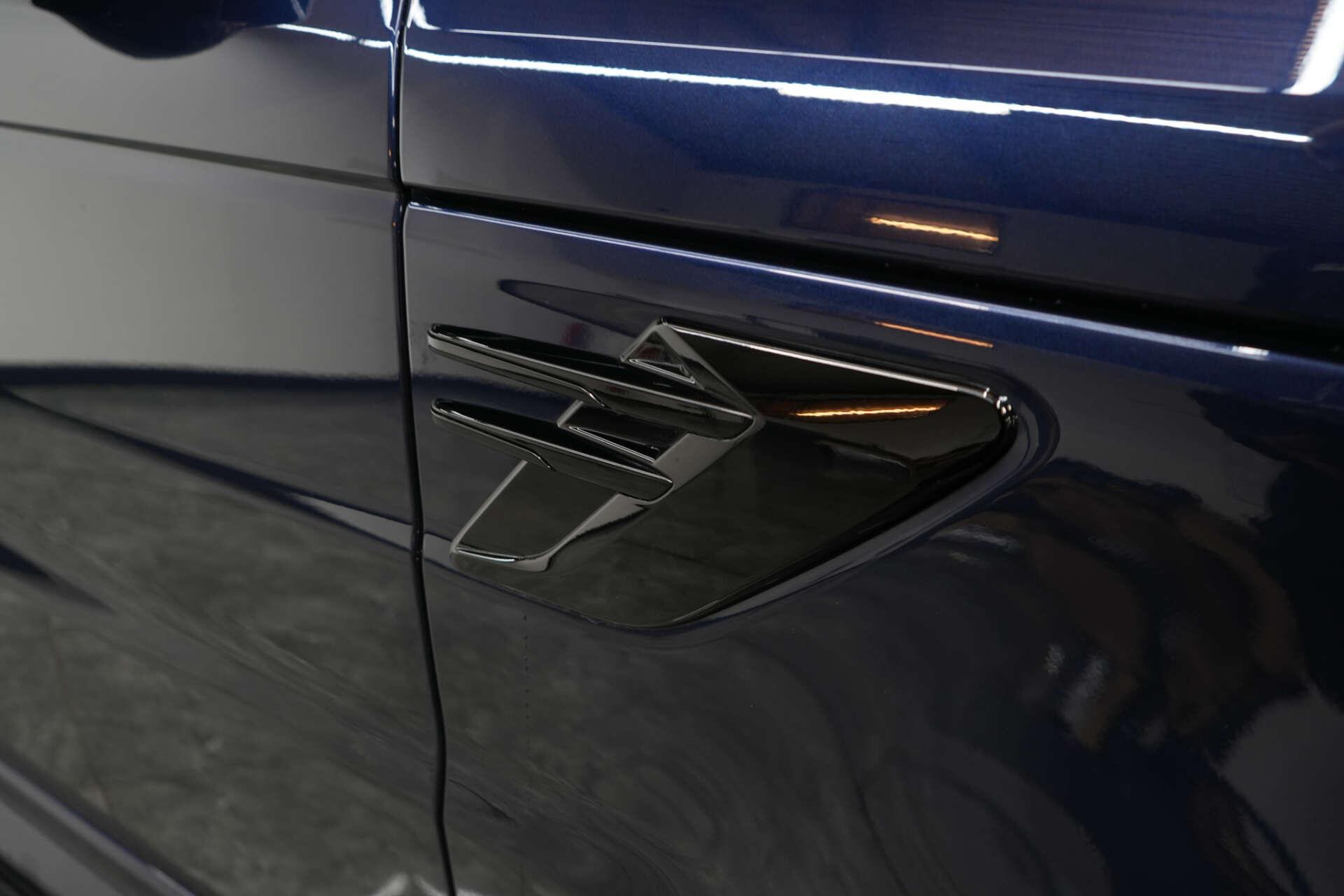 Land Rover Range Rover Sport view 9
