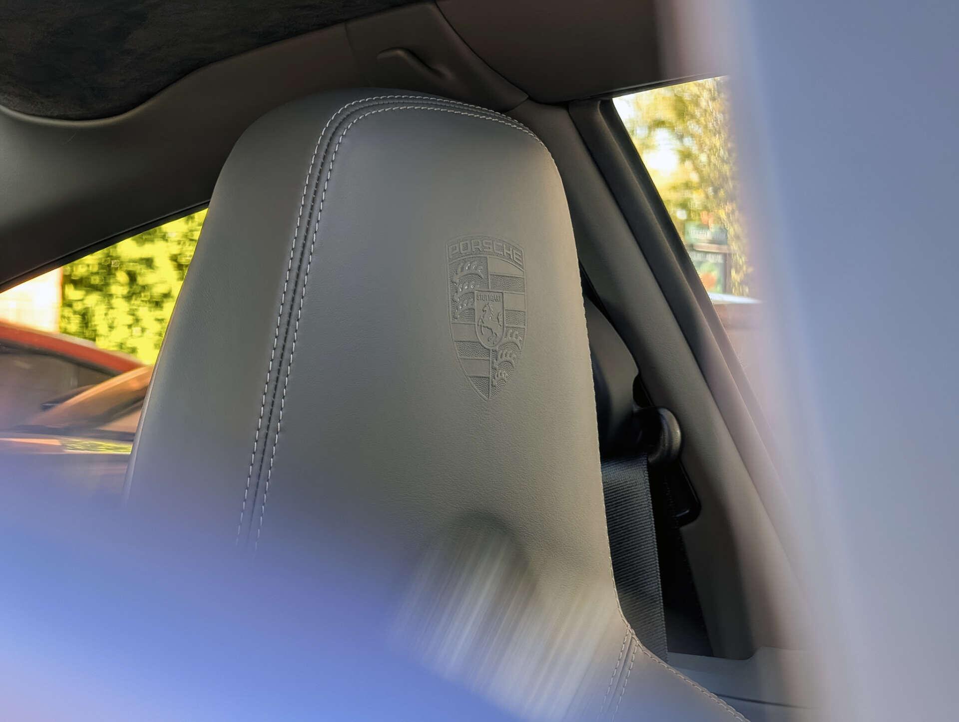 Porsche 911 view 23