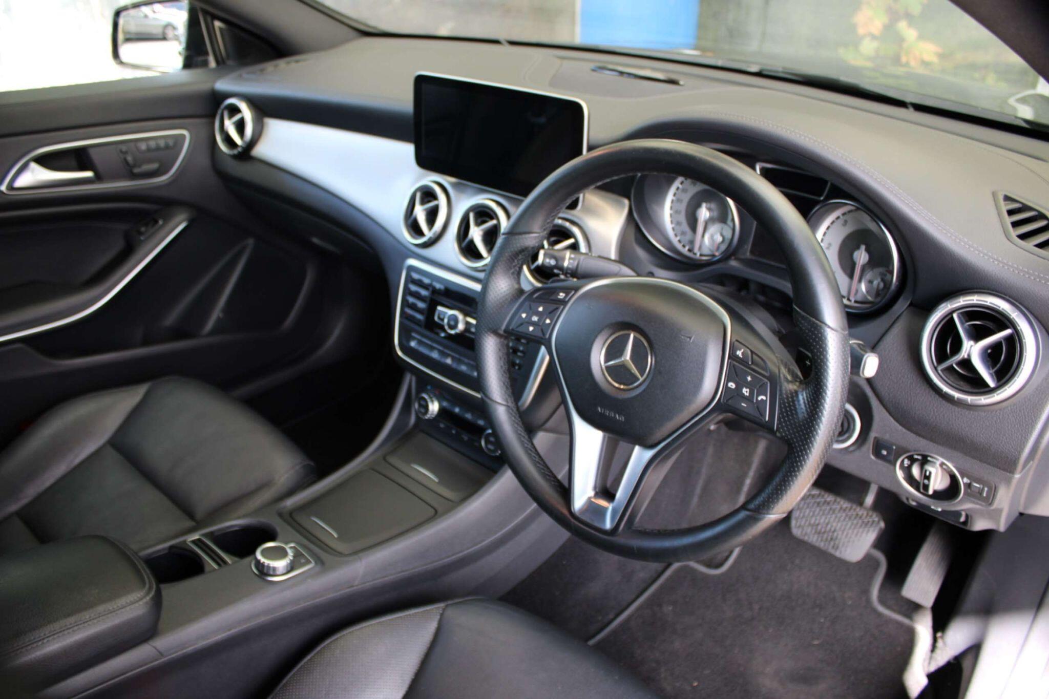 Mercedes-Benz Cla view 38