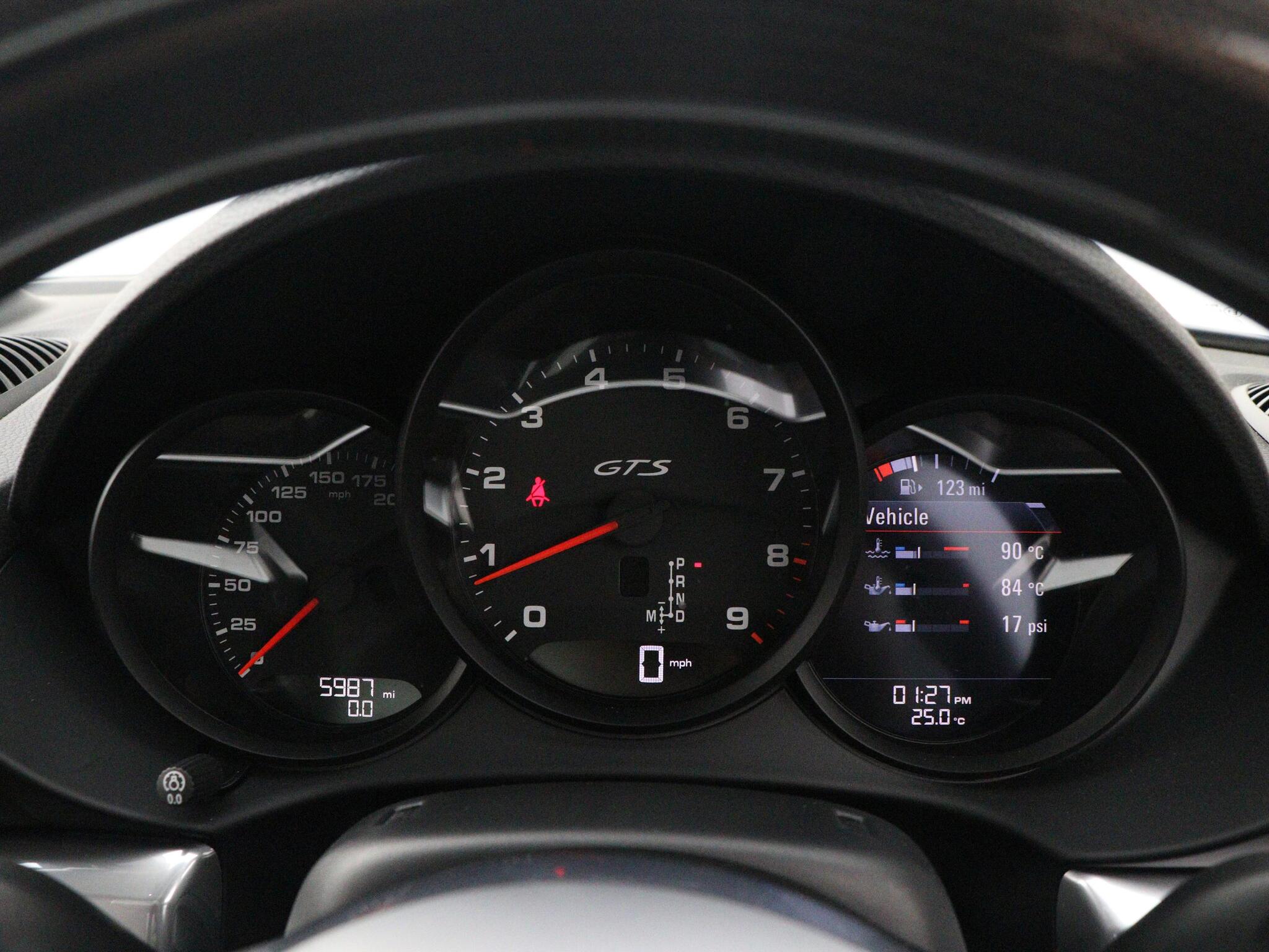 Porsche Cayman view 21