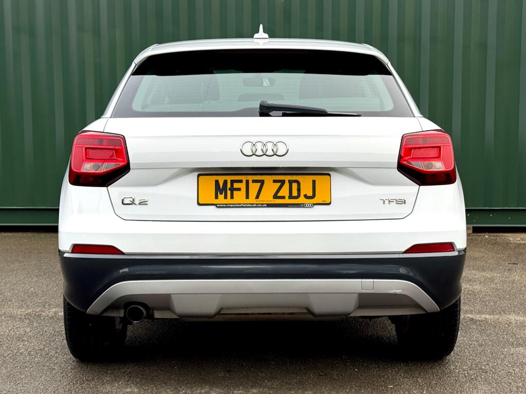 Audi Q2 view 12