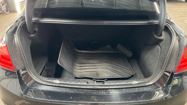BMW 3 Series view 12