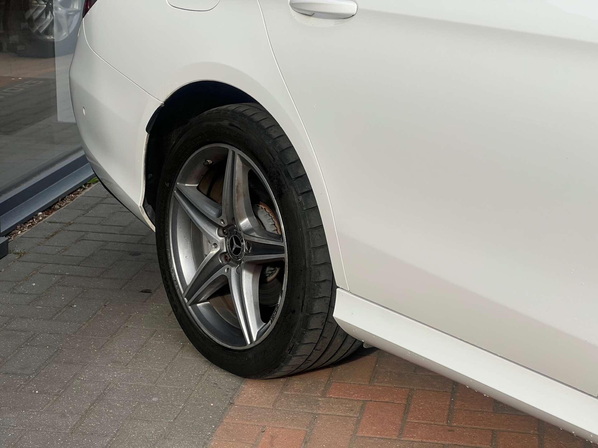 Mercedes-Benz E-Class view 59