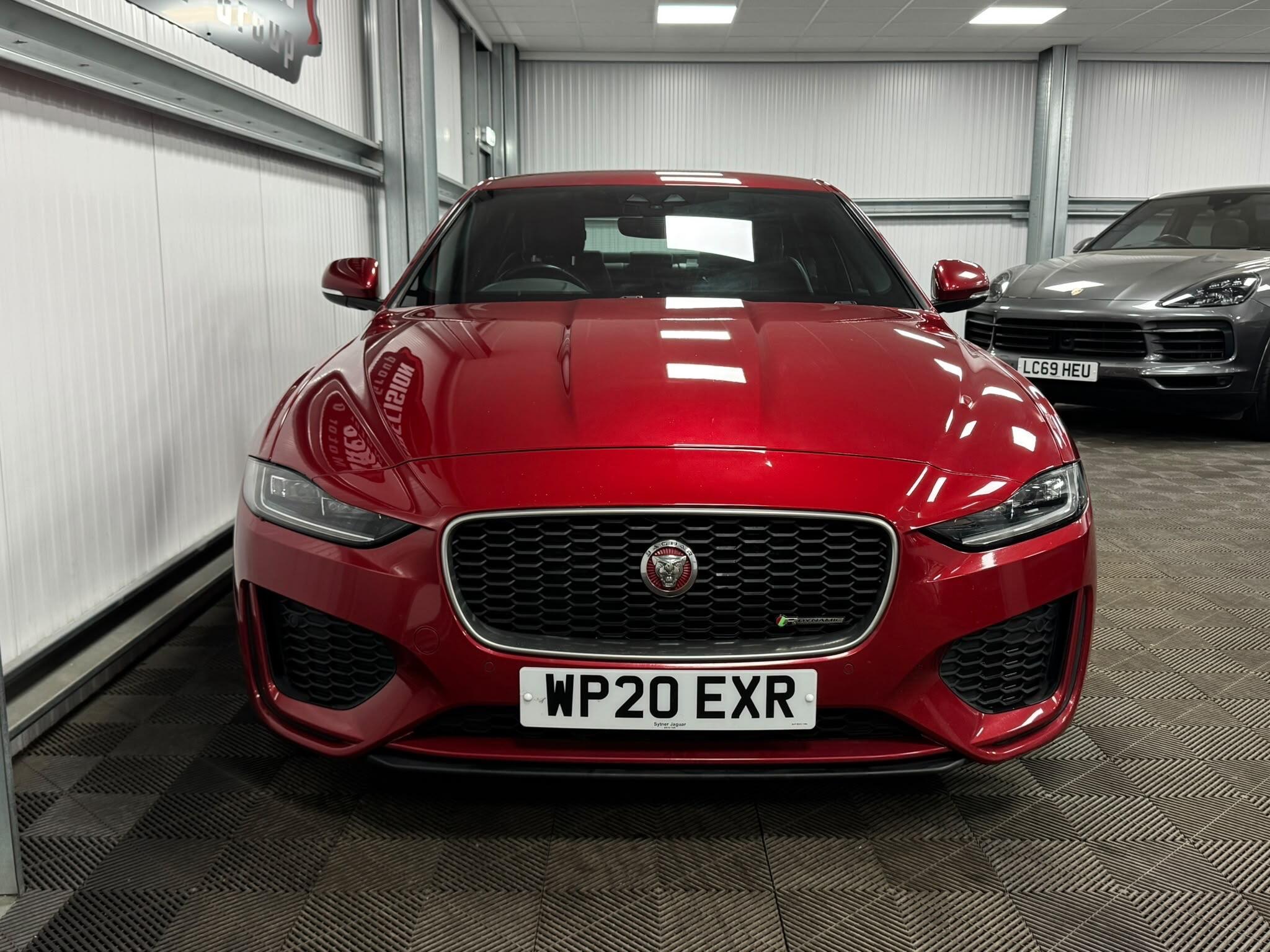 Jaguar Xe view 3