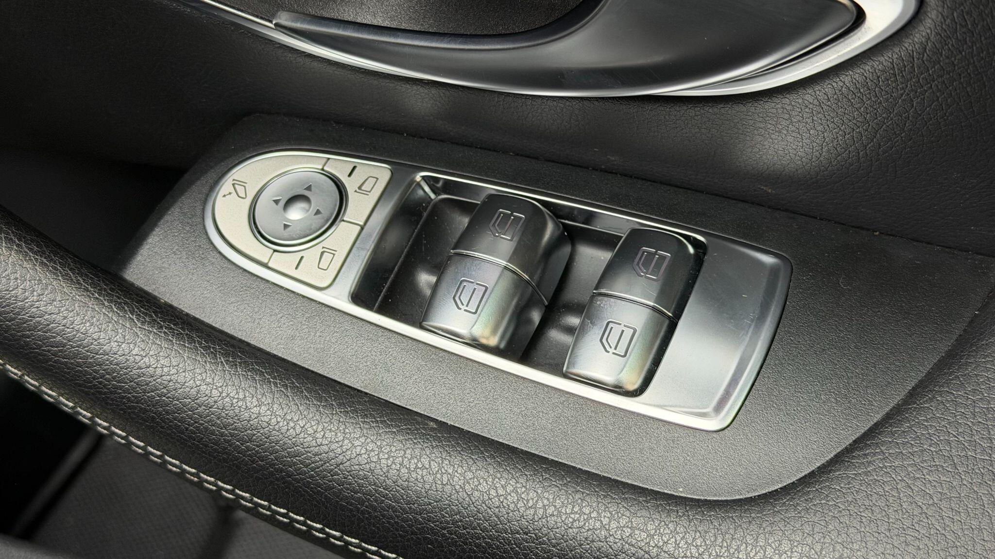 Mercedes-Benz E-Class view 13