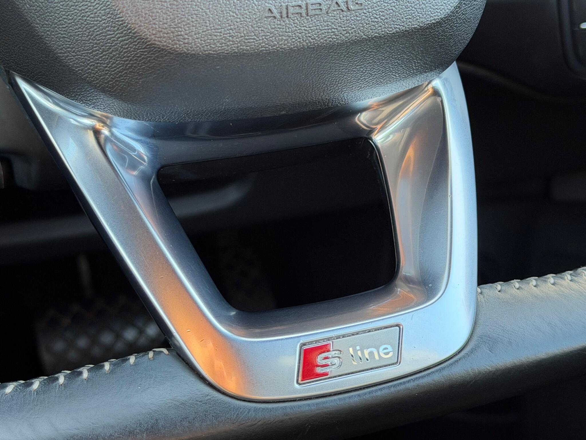 Audi Q7 view 47