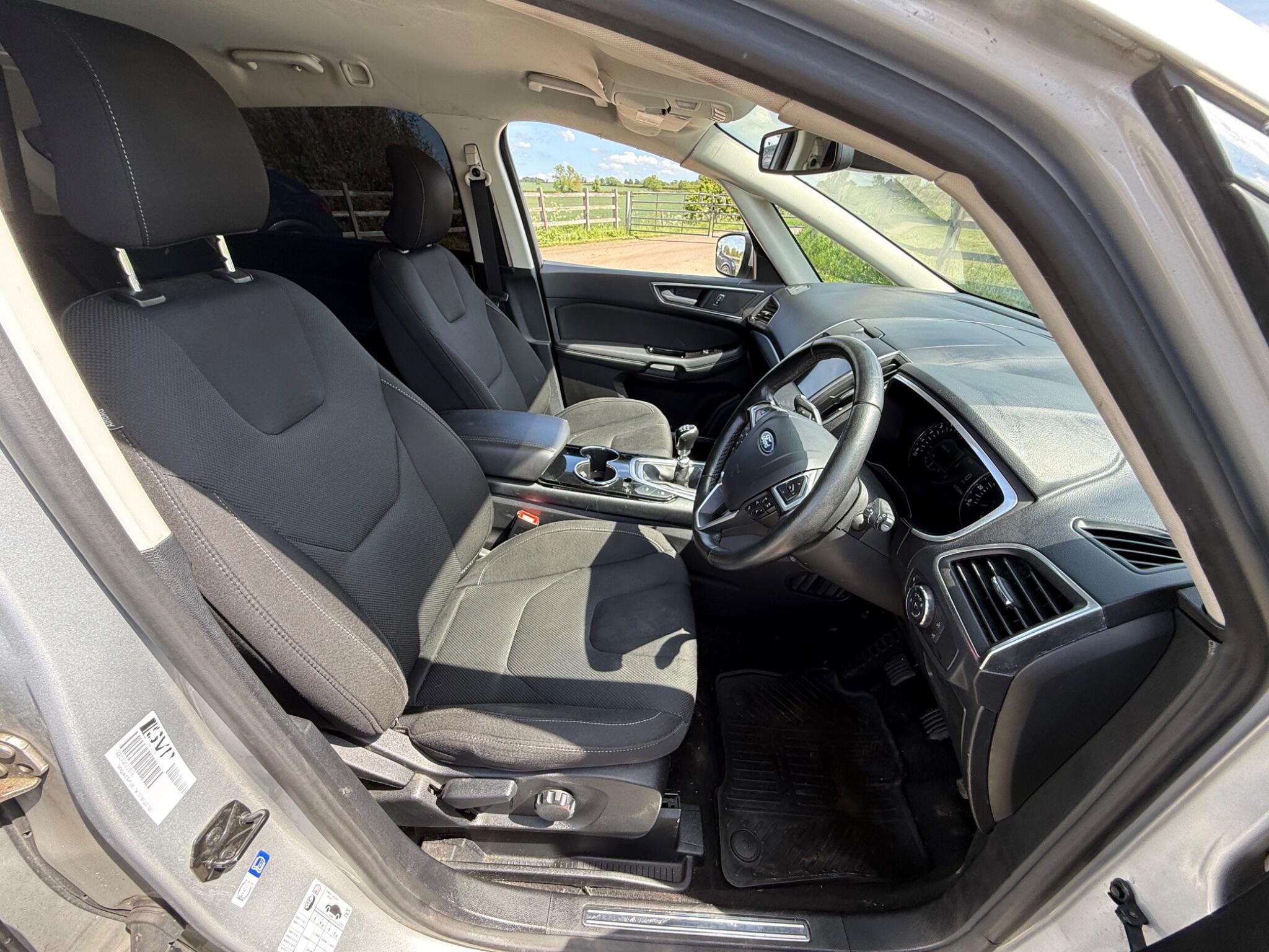 Ford S-Max 2.0 TDCi Titanium Euro 6 (s/s) 5dr — photo 30 of 102