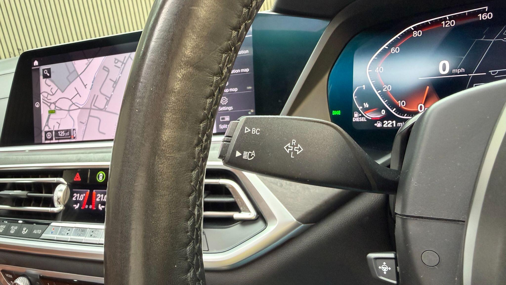 BMW X7 view 20