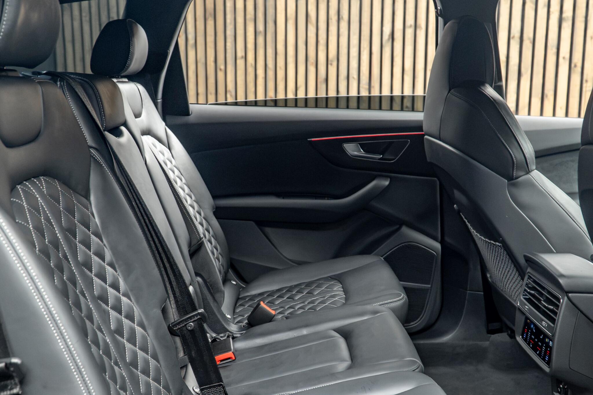 Audi SQ7 view 50