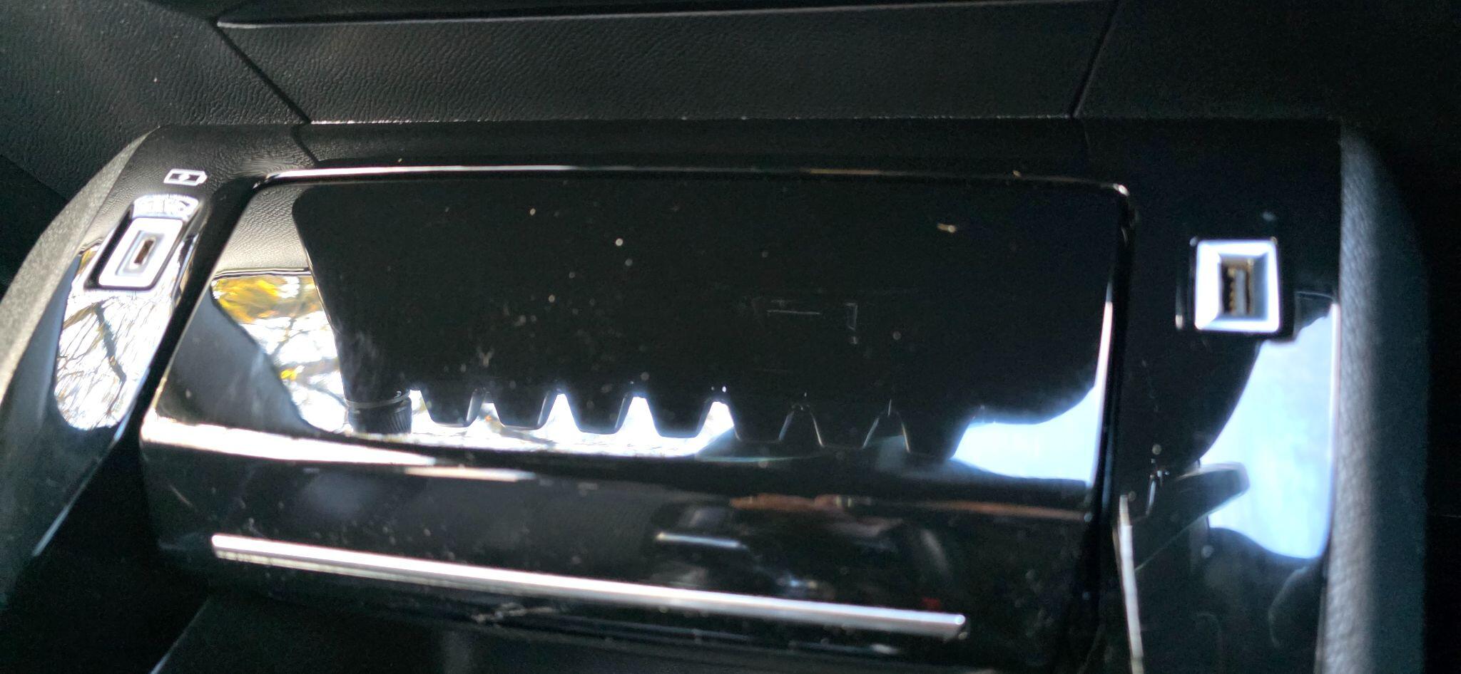 Peugeot 2008 view 45